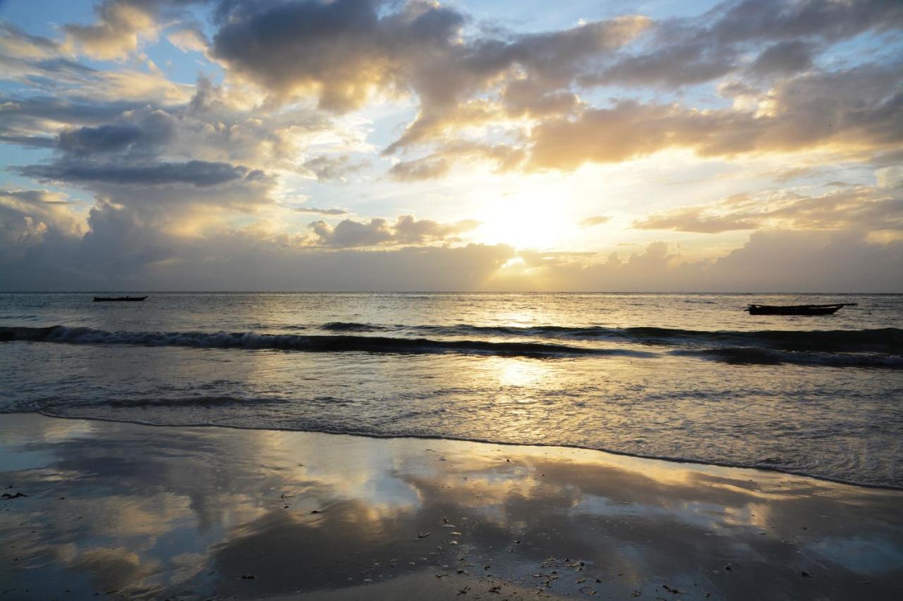 Zanzibar Bahari Готель 4*