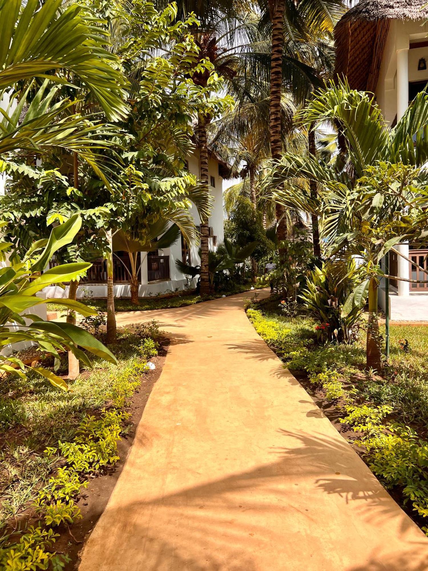 Zanzibar Bahari Hotel 4*